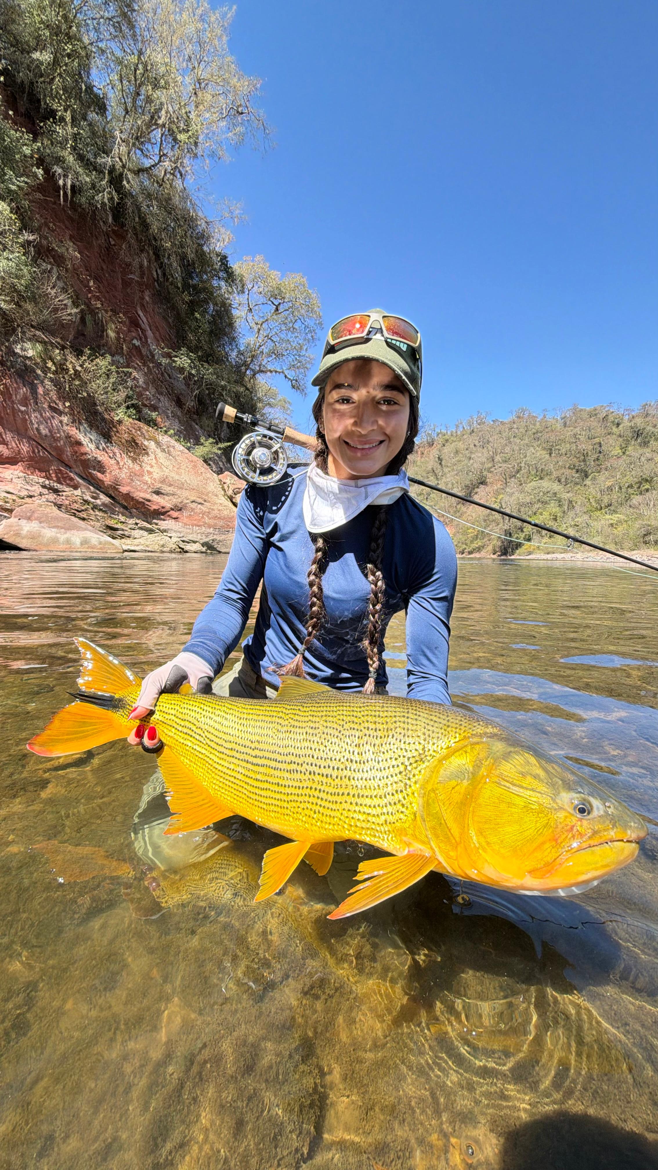 Catarina with another powerful dorado, this time fishing with Fede